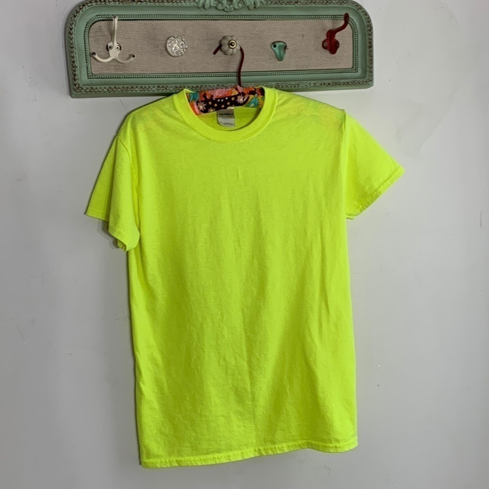 Gilden neon yellow short sleeve crewneck basic T unisex small T-shirt blank